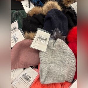 New nwt fox 🦊 Pom Knit Beanie with Pom Pom